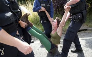 fracking-police-ar_2628728c