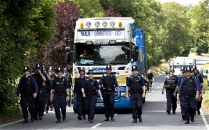 police-fracking_2628727c